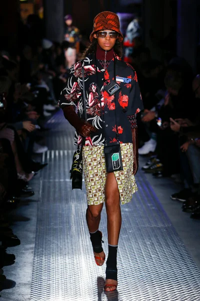 Look 30